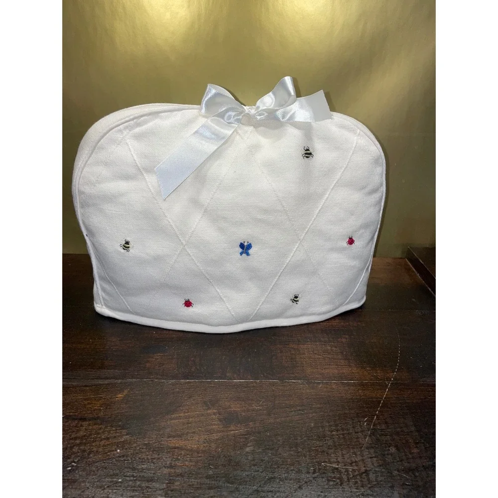 Rosewood Tea‎ Cozy Cover White Quilted Embroidered Bees Ladybugs Bow Accent